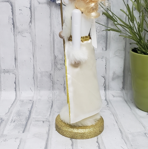 NUTCRACKR Queen in White and Gold,14" - Picture 5 of 12